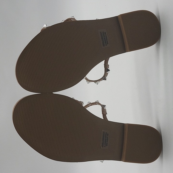 Steve Madden Slip-On 3 Band Sandals, Silver Pyramid Studded Lodell Women's Sz 9 - Picture 6 of 7